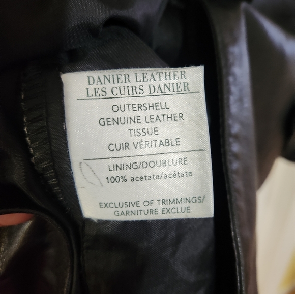 Danier Genuine Leather Jacket, Size Large, Black - Picture 4 of 6